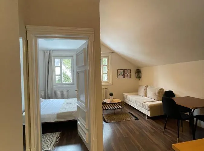 Micic アパート *